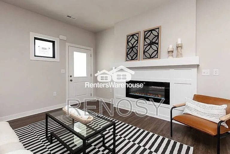 3639 NE Kara Ln — Photo 11
