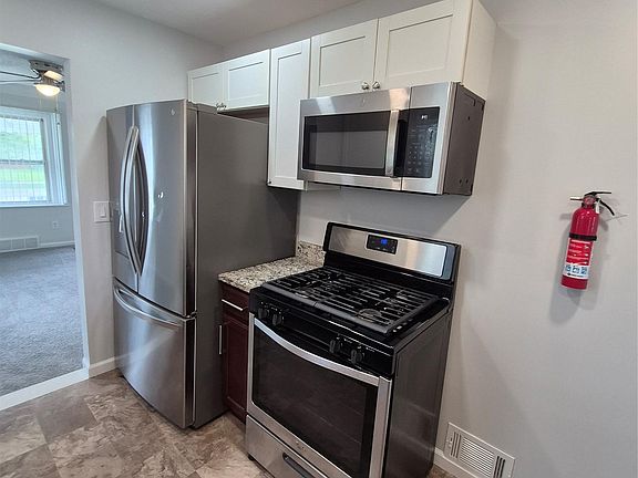 4th image of 4995 Jackson St