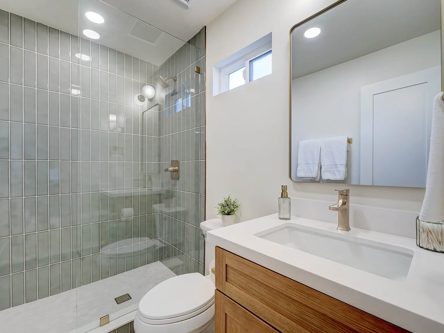 1 bed, 400 sqft, $2,000 — Photo 2