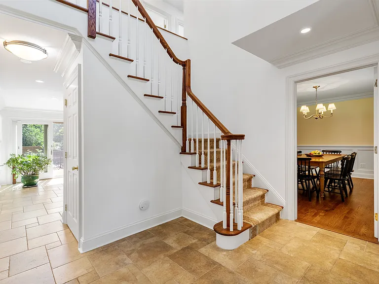 9 Eisenhower Dr — Photo 14