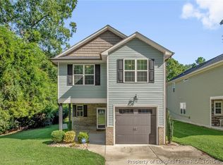 916 W Rowan St, Fayetteville, NC 28301