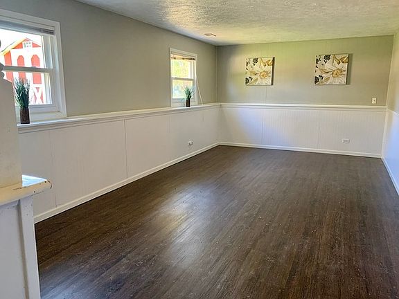 3rd image of 1926 Springside Dr