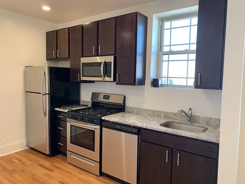 1st Floor 2 BR, Recently Renovated in Budlong Woods 2722 W Farragut