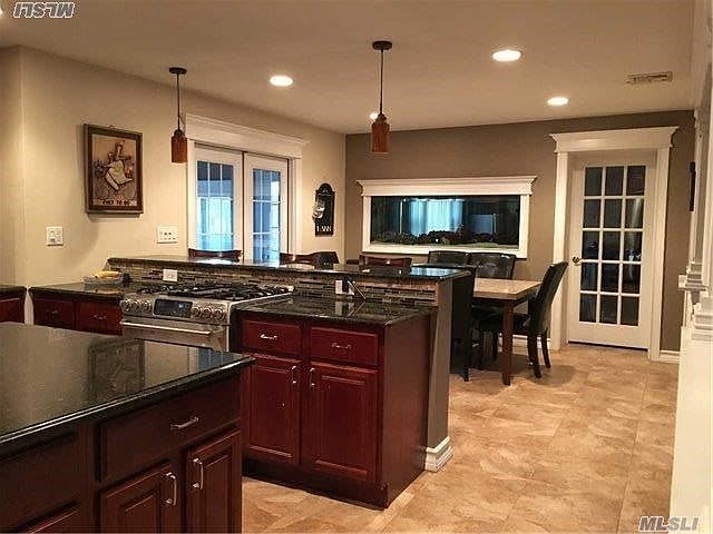 2nd image of 30 Seneca Trl