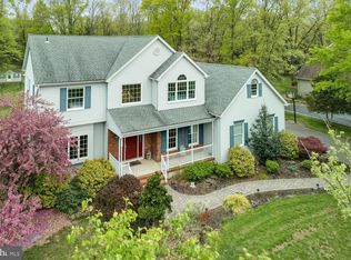 15 Vliet Dr, Hillsborough, NJ 08844