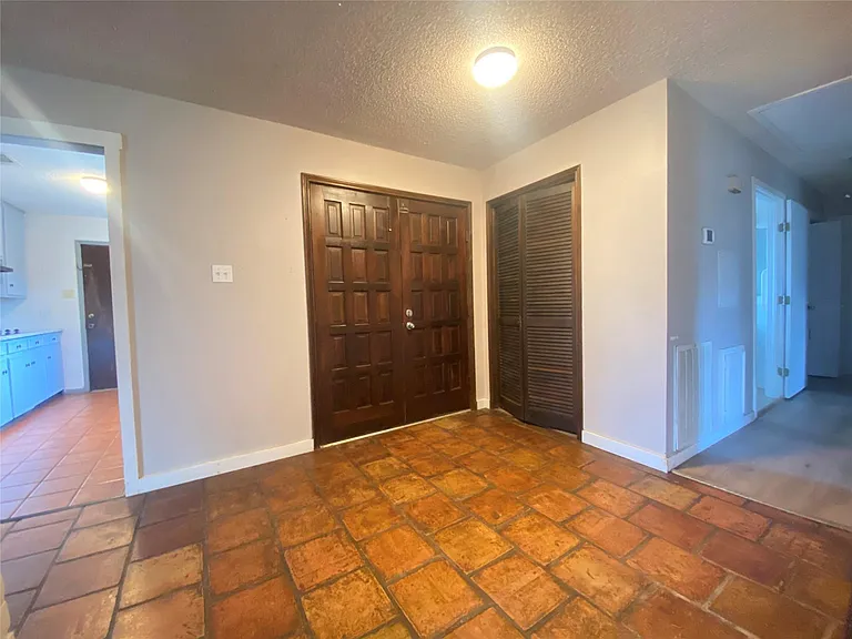 815 Ramada Dr — Photo 6
