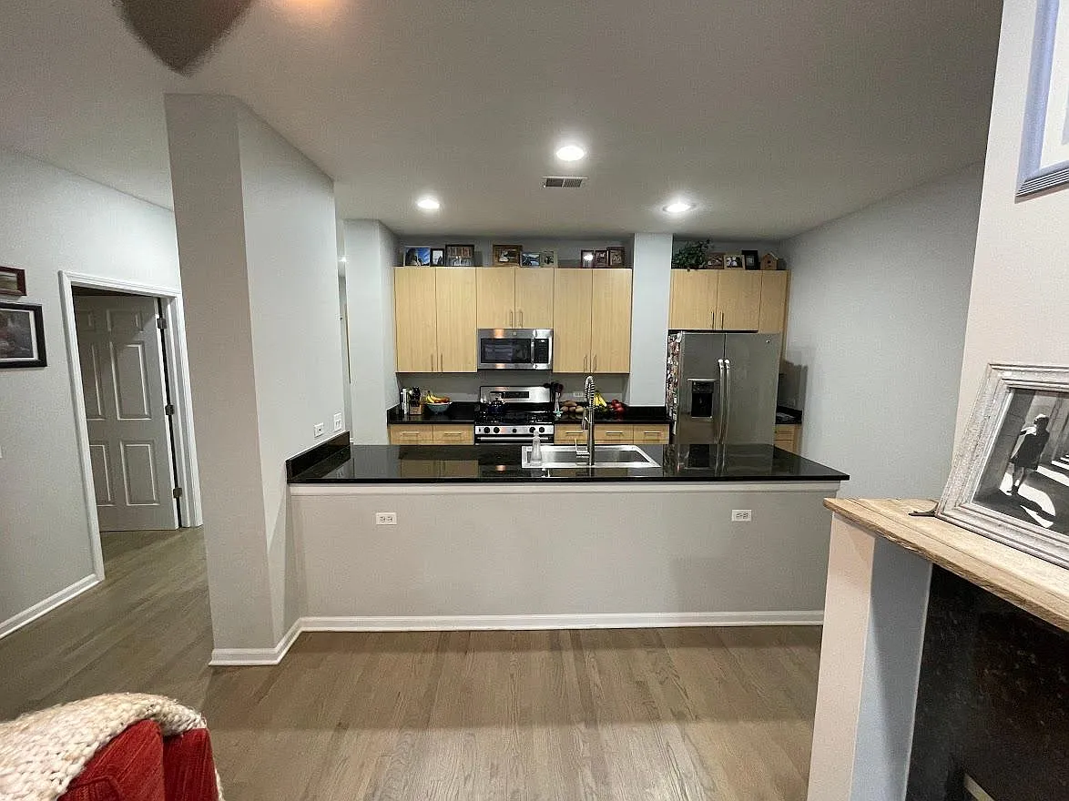 2 bed, 1368 sqft, $3,600 — Photo 2