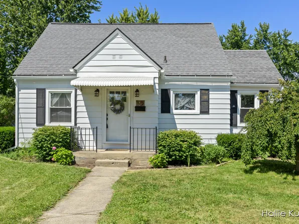 59 Orchard Dr, Sparta, MI 49345