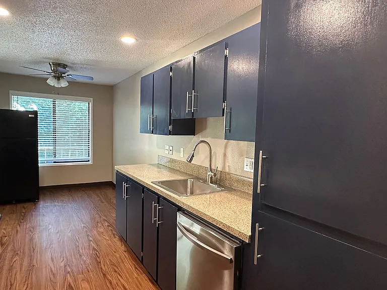 Hillview Terrace — Photo 22