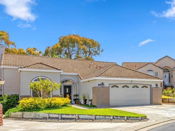 535 Bobbys Ln, Hollister, CA 95023