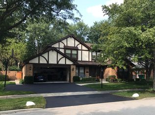 2224 Iroquois Rd, Wilmette, IL 60091