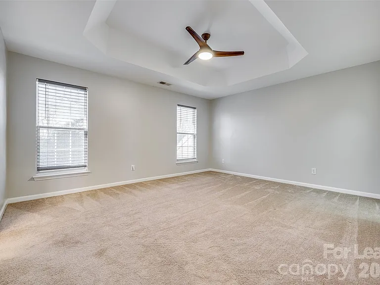 618 Bayou Cir — Photo 21