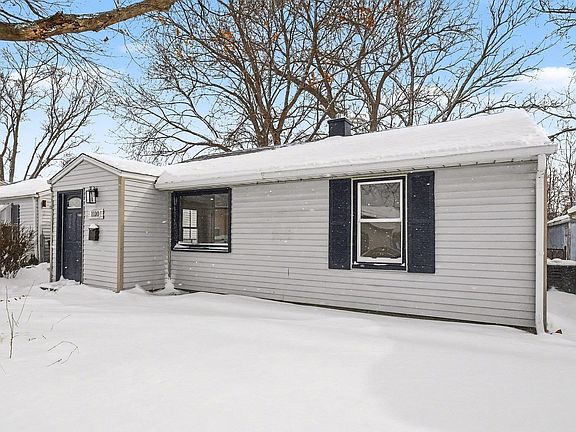2nd image of 1110 Roberts St