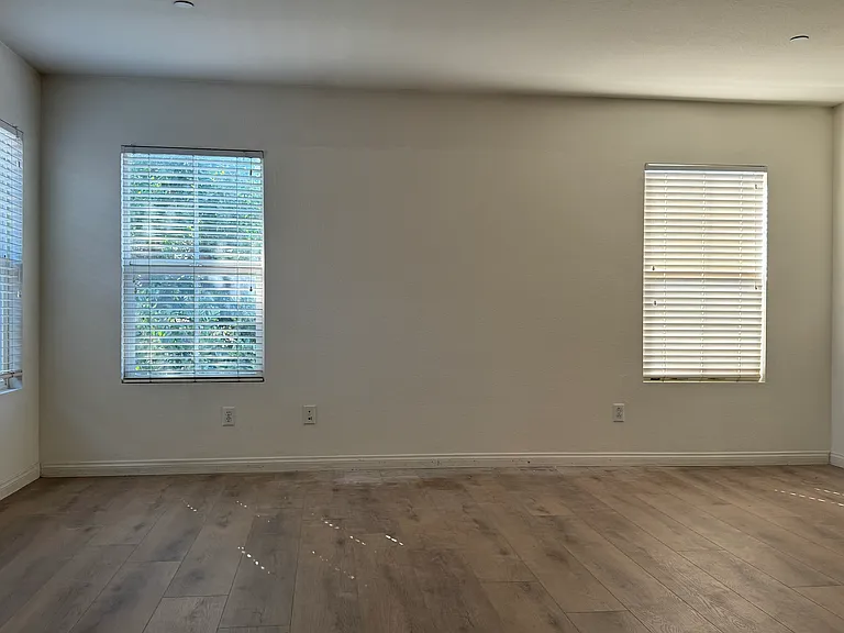 4566 Nicole Way — Photo 10