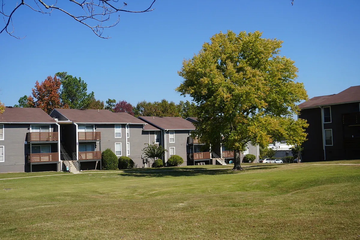 Building Photo - The Raintree Apartments