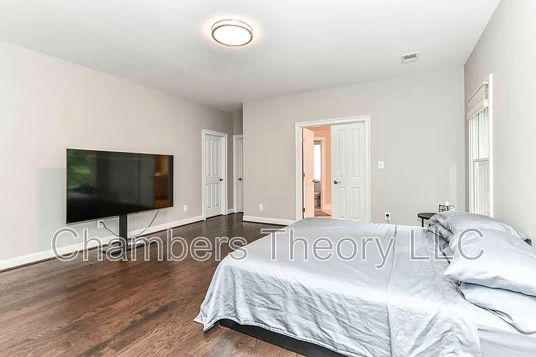 1840 Mamie Dyer Ln — Photo 16