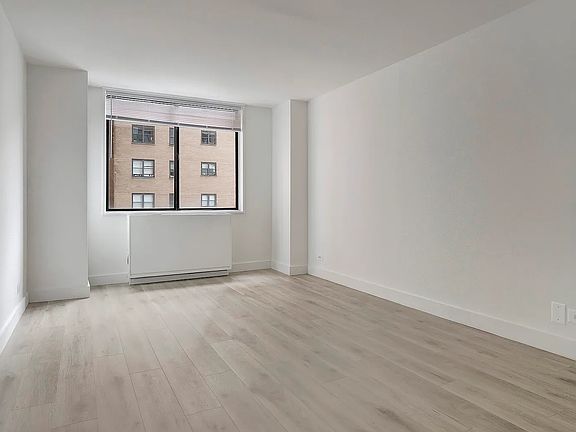 5th image of 300 Mercer St APT 18B
