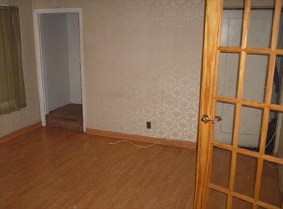4th image of 11915 194th St