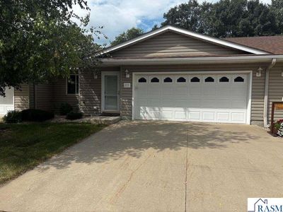 2055 Pratt Cir, Saint Peter, MN, 56082