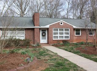 1347 Pinebluff Rd, Winston Salem, NC 27103