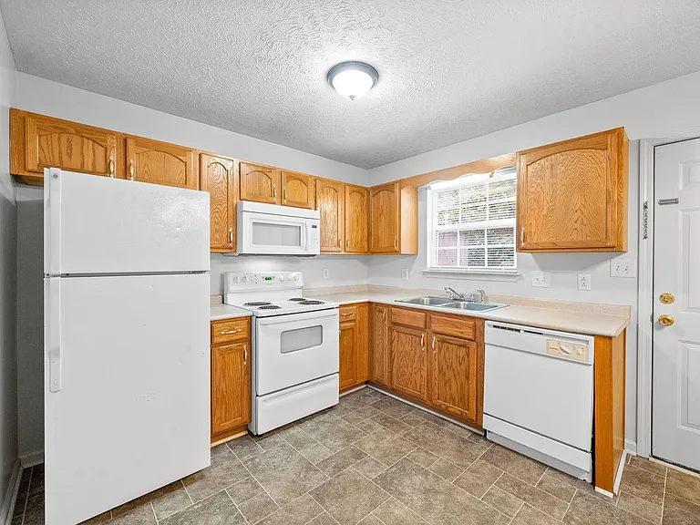 Jockey Drive - 3838 — Photo 8