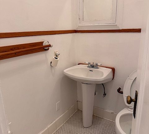 4th image of 3109 W 6th St #12