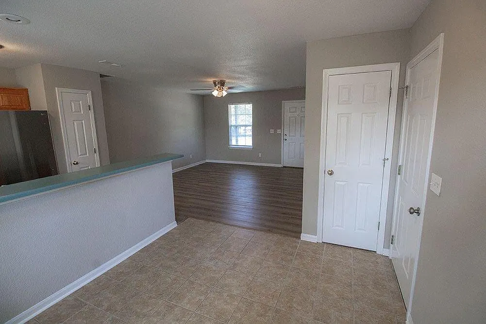 Waterloo Dr - 4516-... — Photo 3