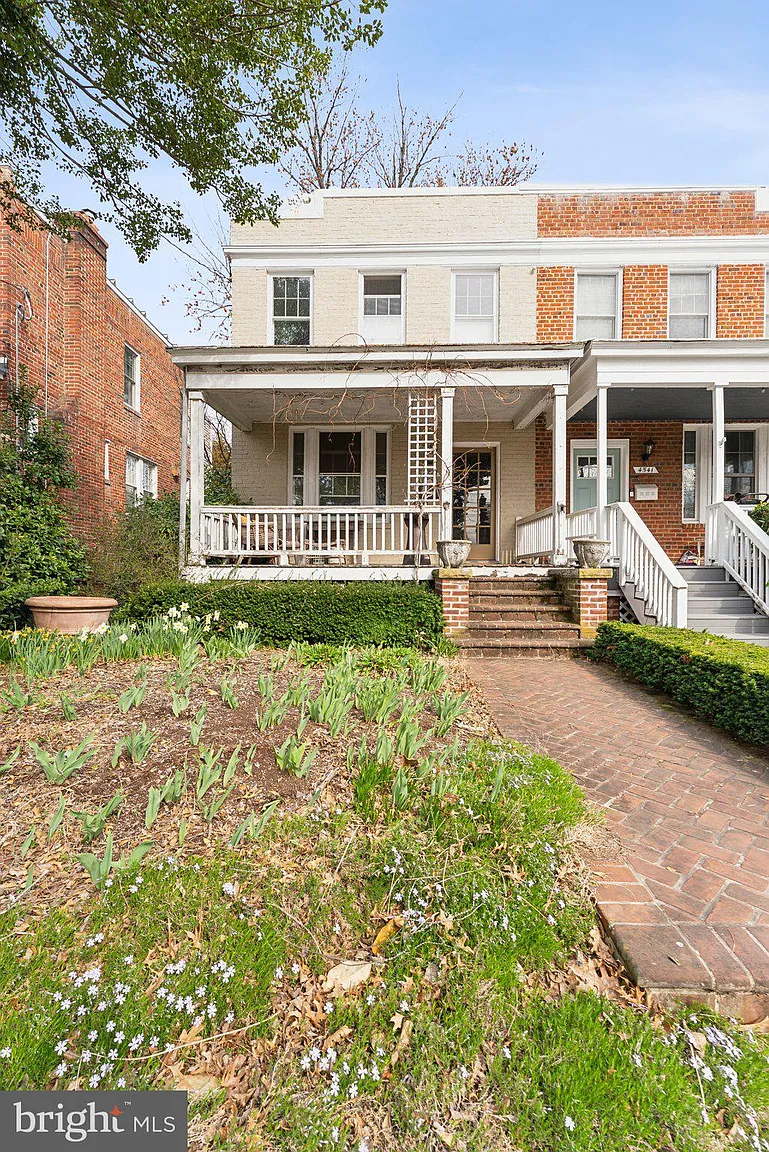 4543 44th St NW photo 1