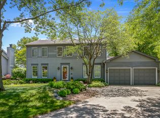 279 Adler Dr, Libertyville, IL 60048