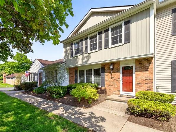 80 New Wickham Dr, Penfield, NY 14526