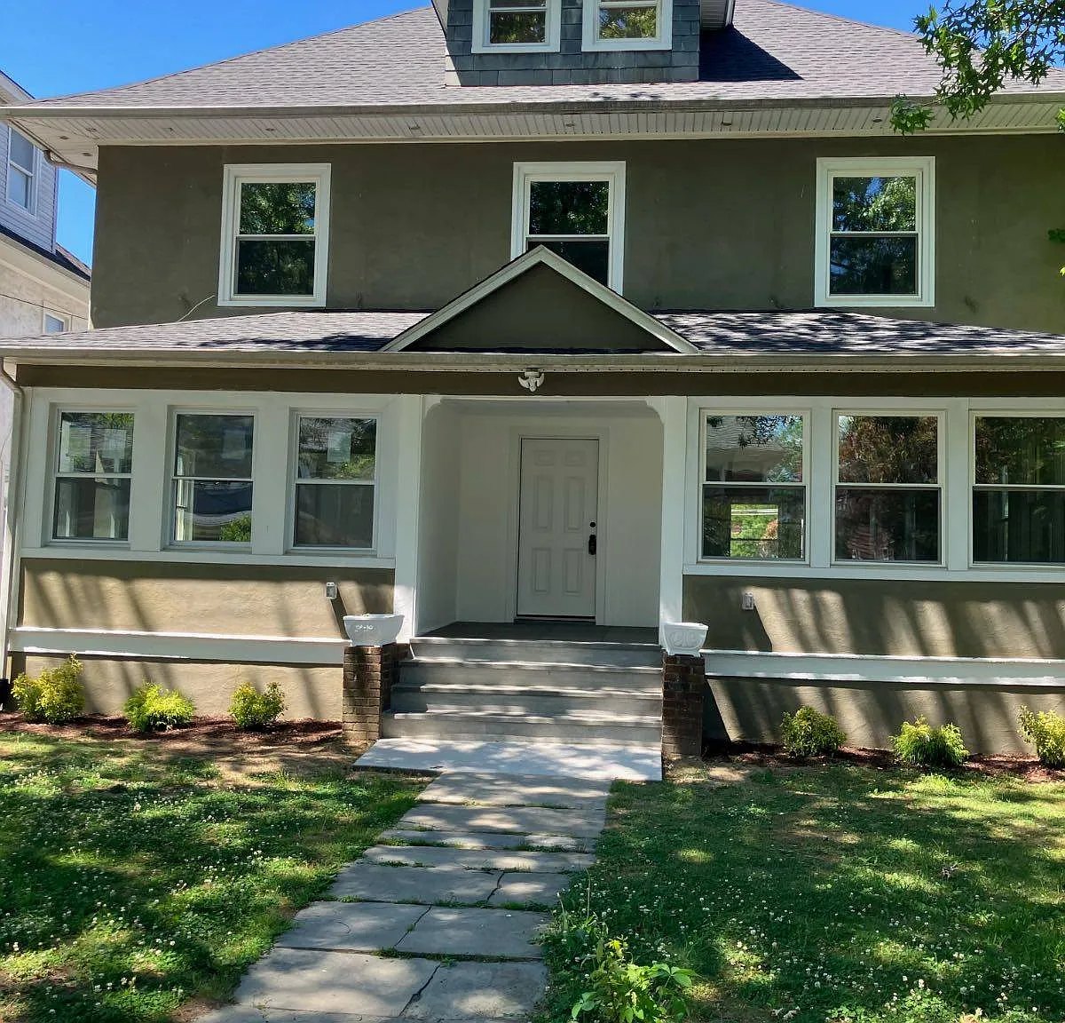 3 bed, 1.5 bath, 1800 sqft, $4,200 — Photo 1
