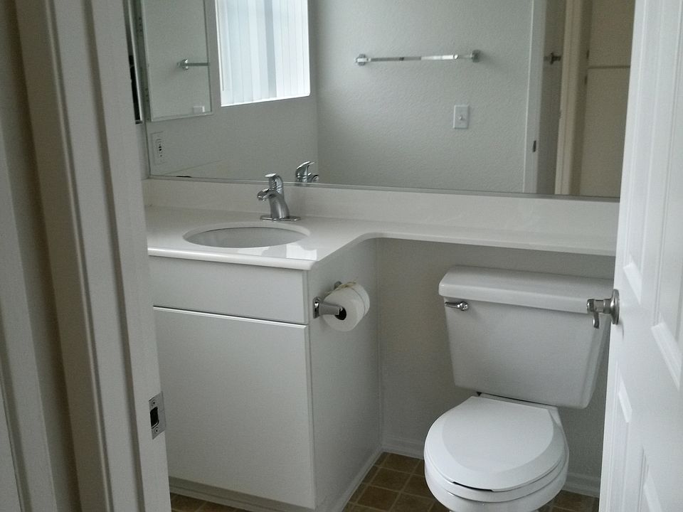 2nd image of 636 Hayes