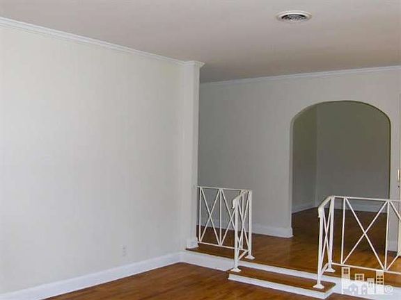 4th image of 306 Pemberton Dr