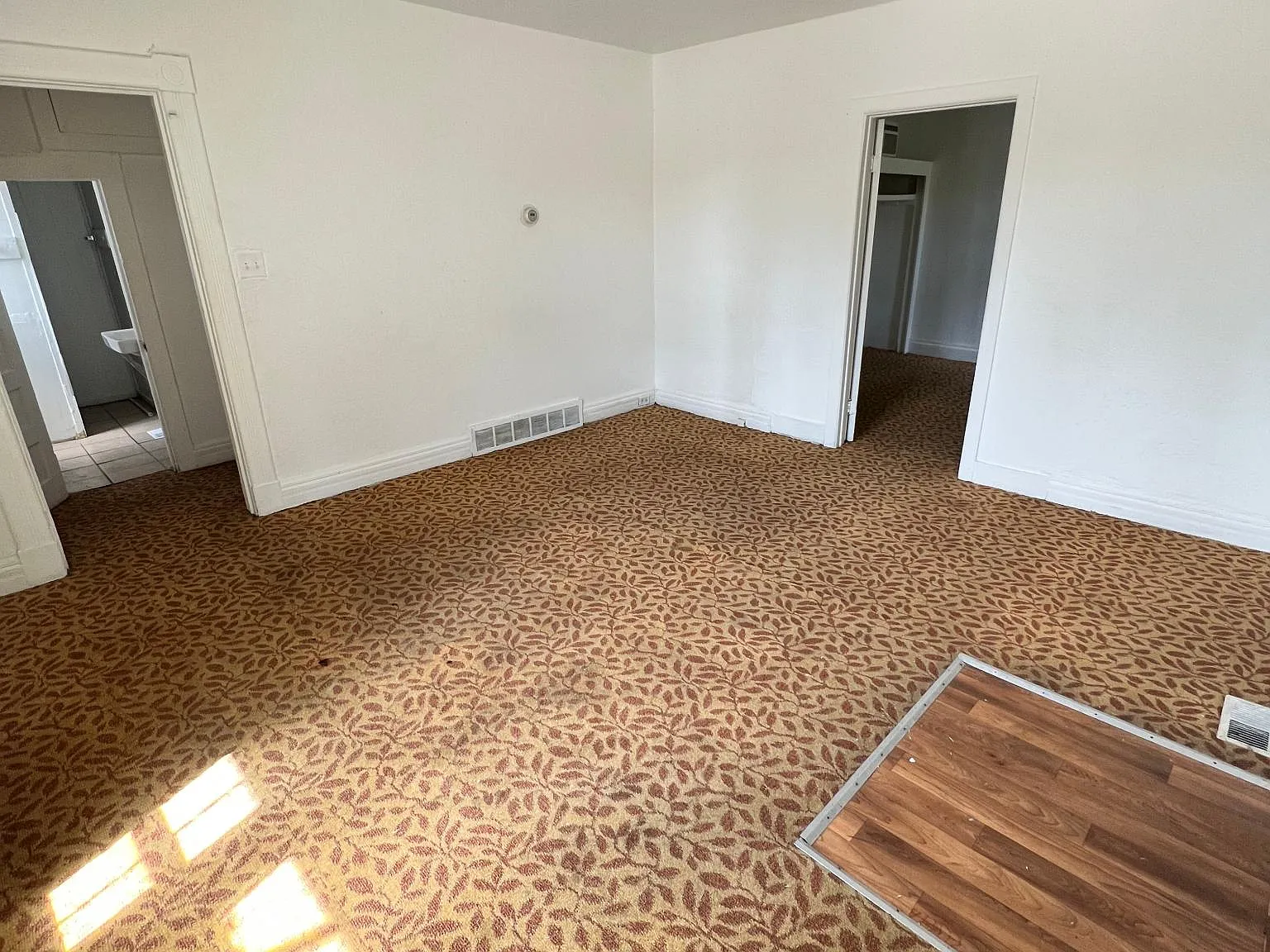 403 N 700 W — Photo 2
