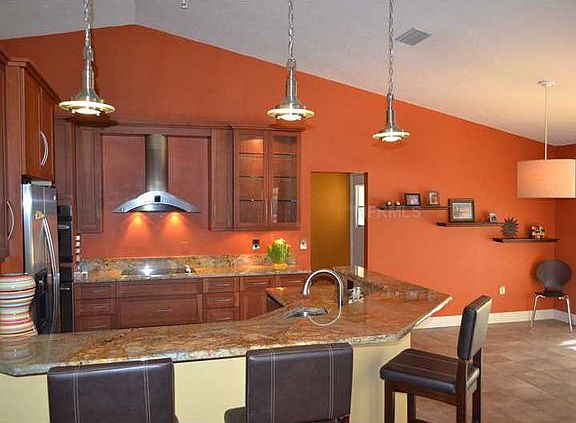 4th image of 2214 E Village Ct