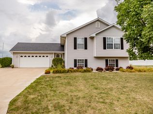 104 Karen Dr, Dwight, IL 60420