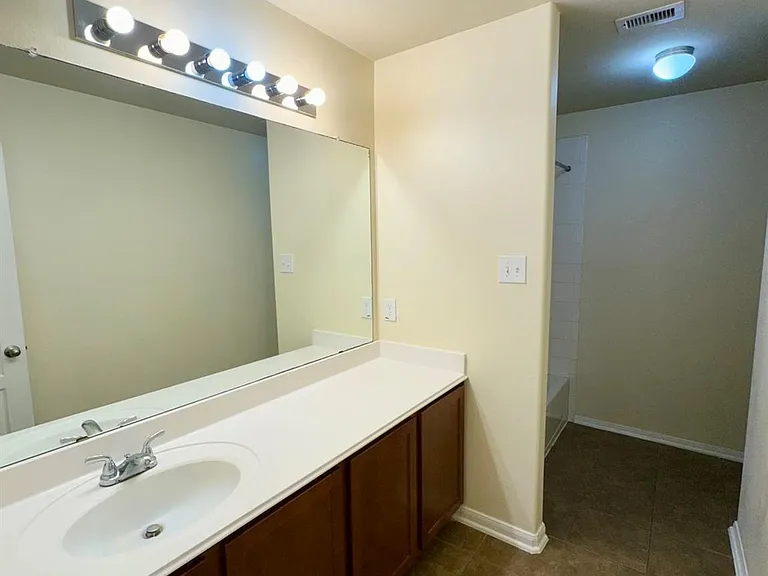 8230 Polaris Point Ln — Photo 20