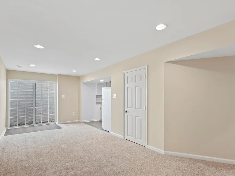 10205 Waterford Dr — Photo 3