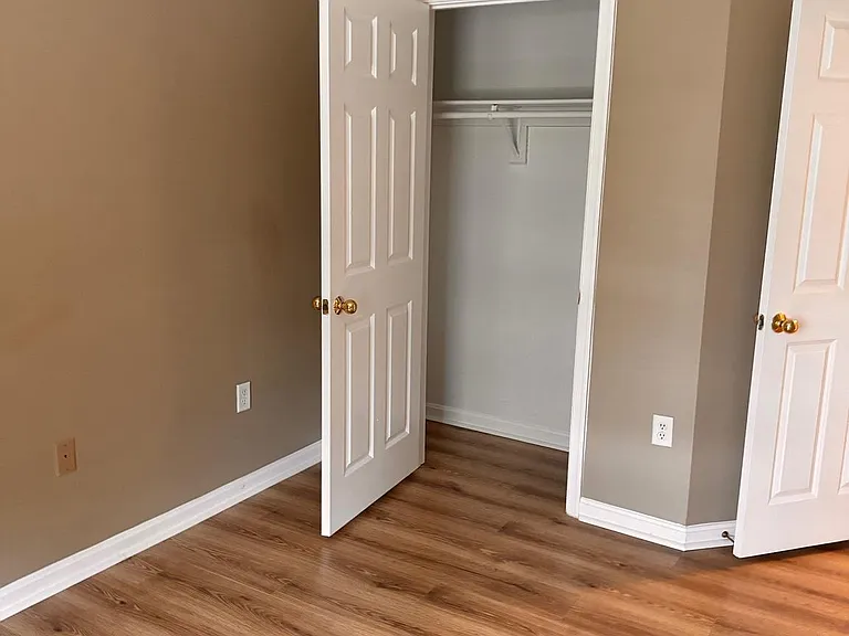 318 Roff Point Dr — Photo 16