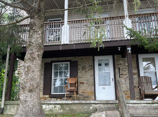 215 Chapel Ave, Parkesburg, PA 19365