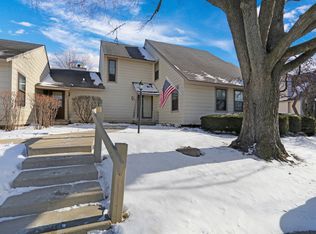 705 Colby Ct, Gurnee, IL 60031