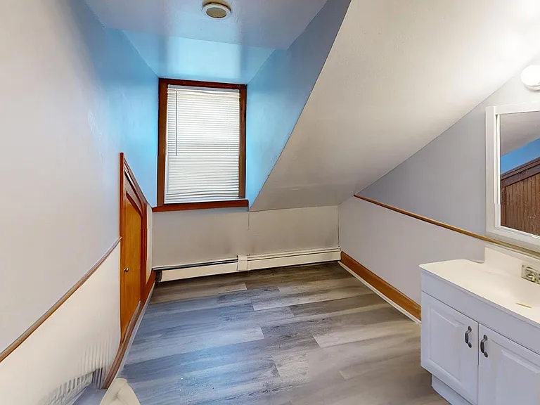 42 Alpine St #2 — Photo 4