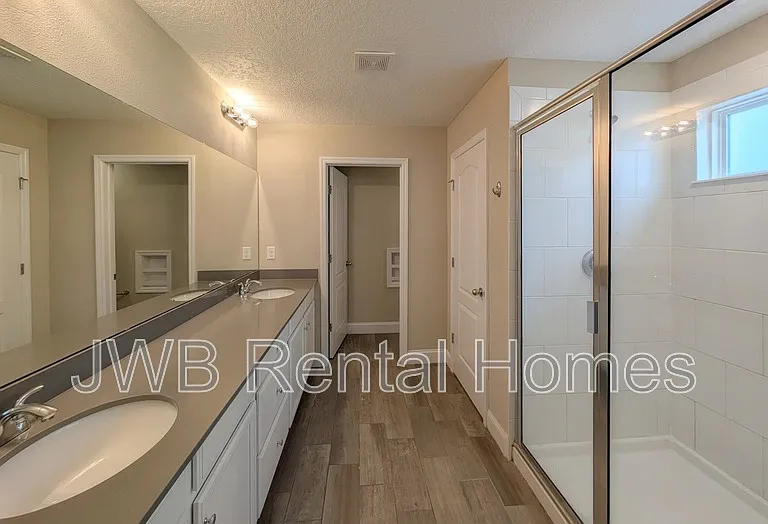 95 Silver Creek Pl — Photo 10