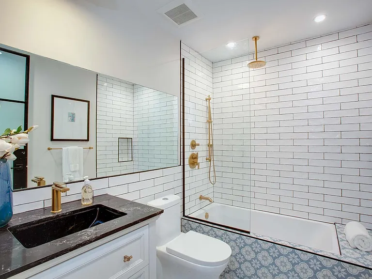 1254 N Las Palmas Ave #7 — Photo 16