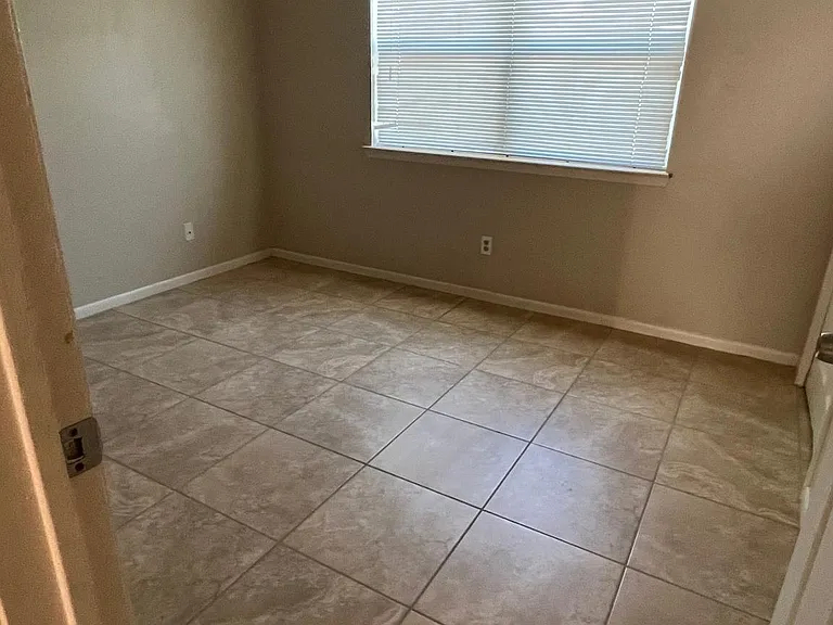 2110 Hunt Dr #B — Photo 5