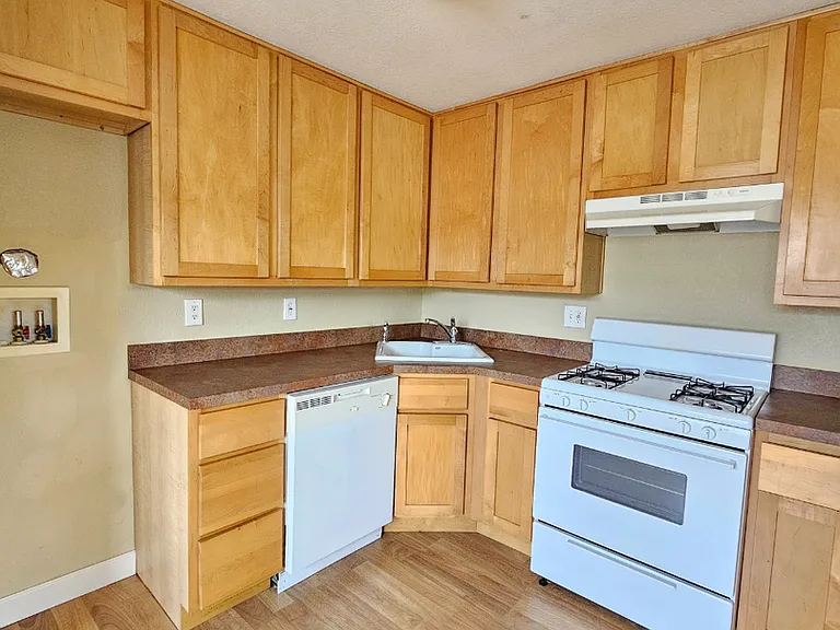 117 N Evergreen Ave #201 — Photo 5