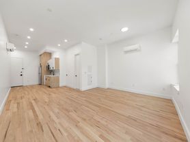 897 New York Ave