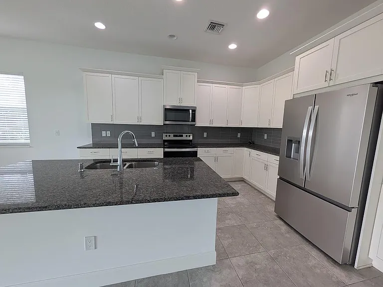 4613 Citron Way — Photo 5