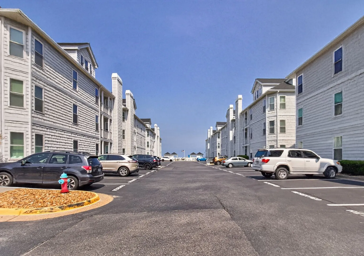 Great condo in great location — Photo 2