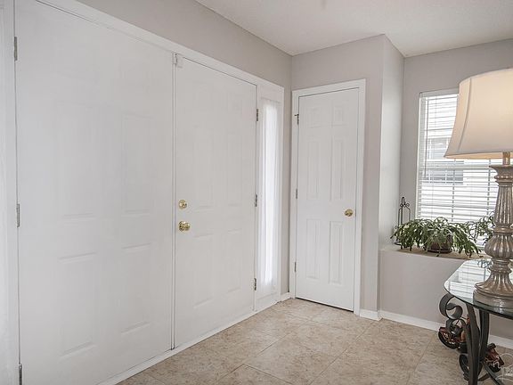 4th image of 322 Mirabelle Dr